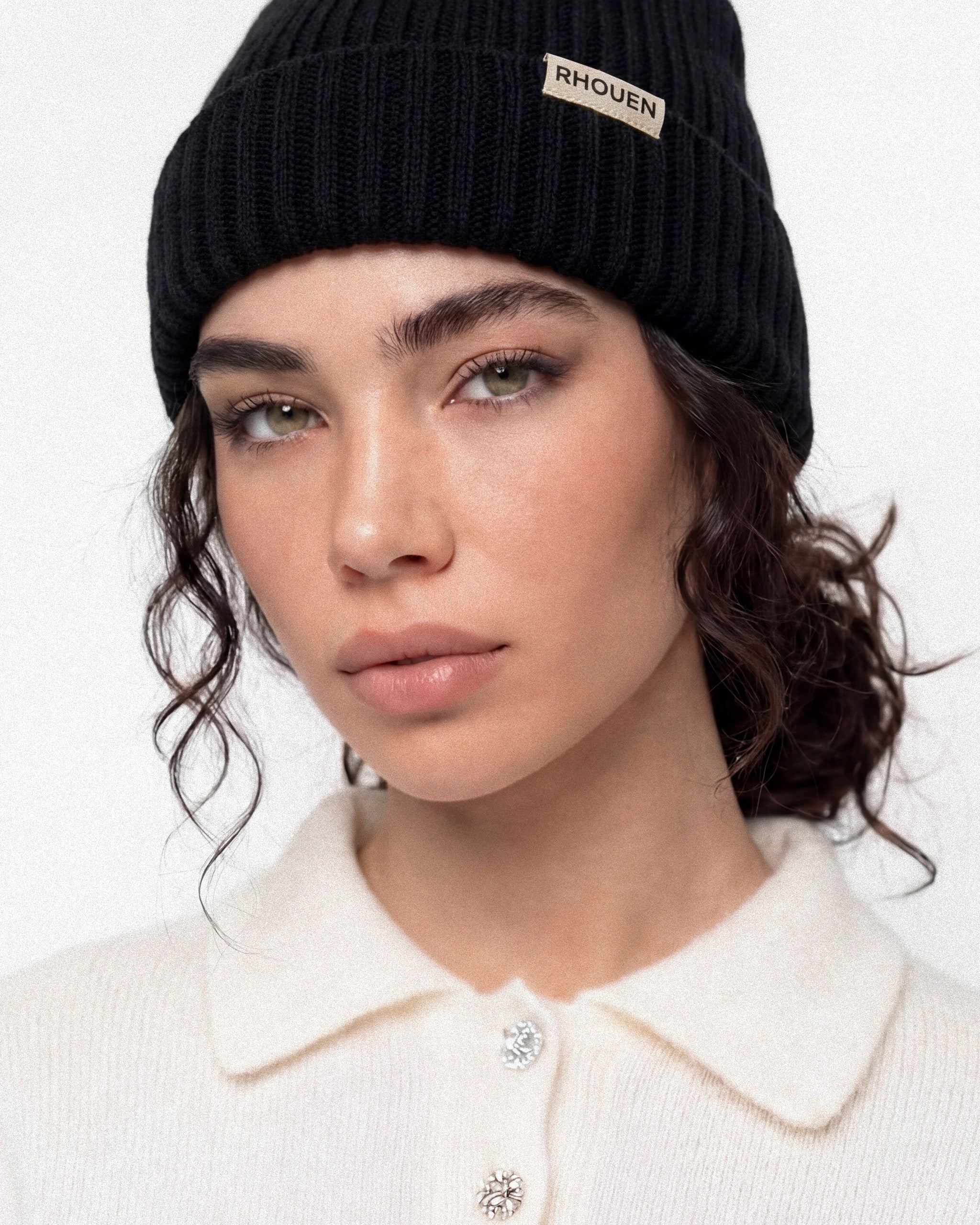 RHOUEN BLACK BEANIE